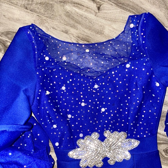 Dress - Picture 1 of 4